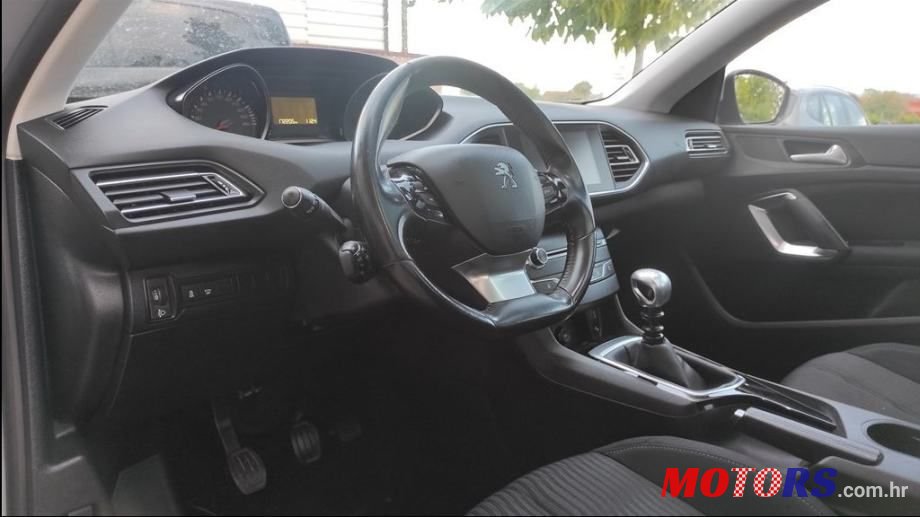 2015' Peugeot 308 Sw photo #5