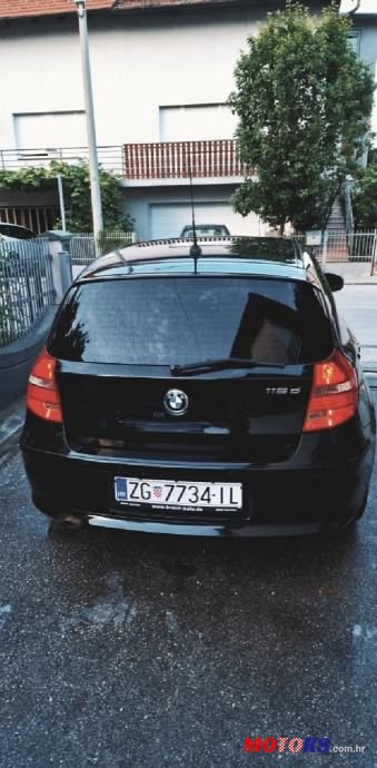 2010' BMW Serija 1 116D photo #2