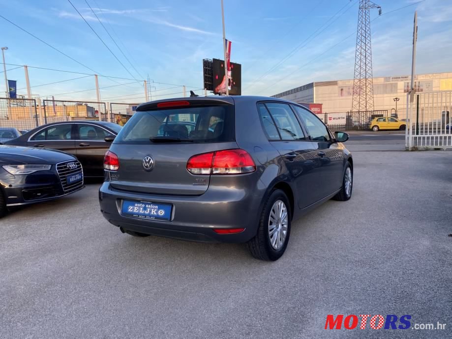 2011' Volkswagen Golf 6 1,6 Tdi photo #2