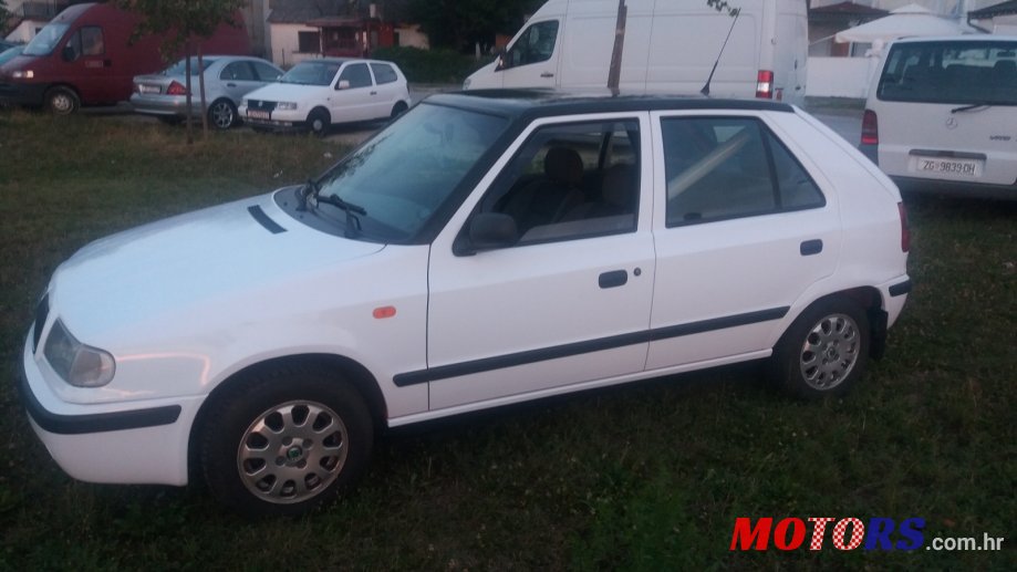 2001' Skoda Felicia photo #1