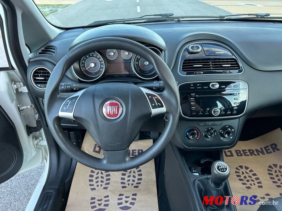 2013' Fiat Punto 1,3 Multijet 16V photo #5