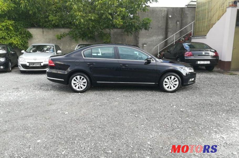 2010' Volkswagen Passat 1,6 Tdi photo #1