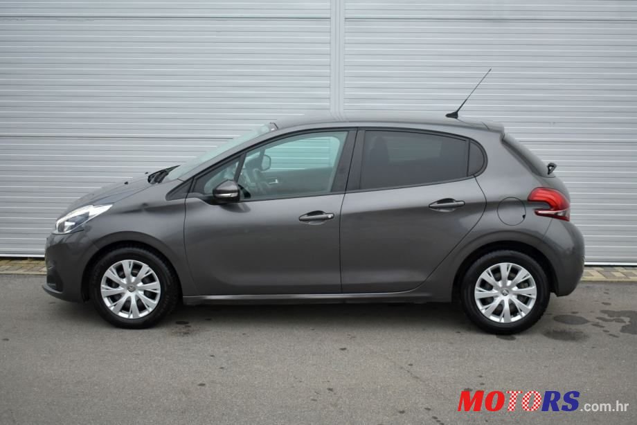 2018' Peugeot 208 photo #2