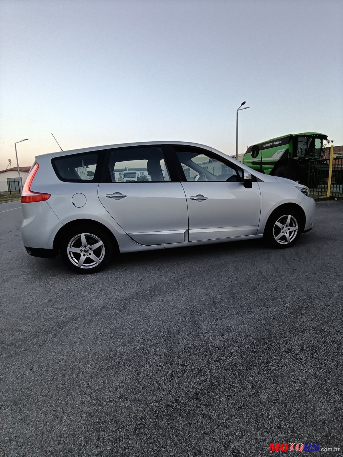 2014' Renault Megane Scenic 1.5Dci photo #4