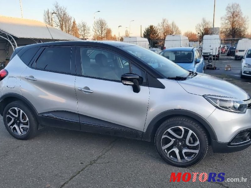 2016' Renault Captur Dci photo #2