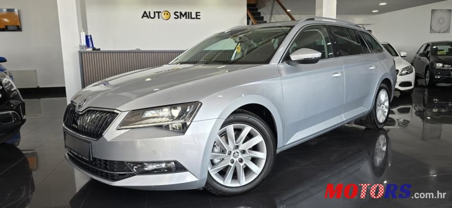 2019' Skoda Superb Combi photo #2