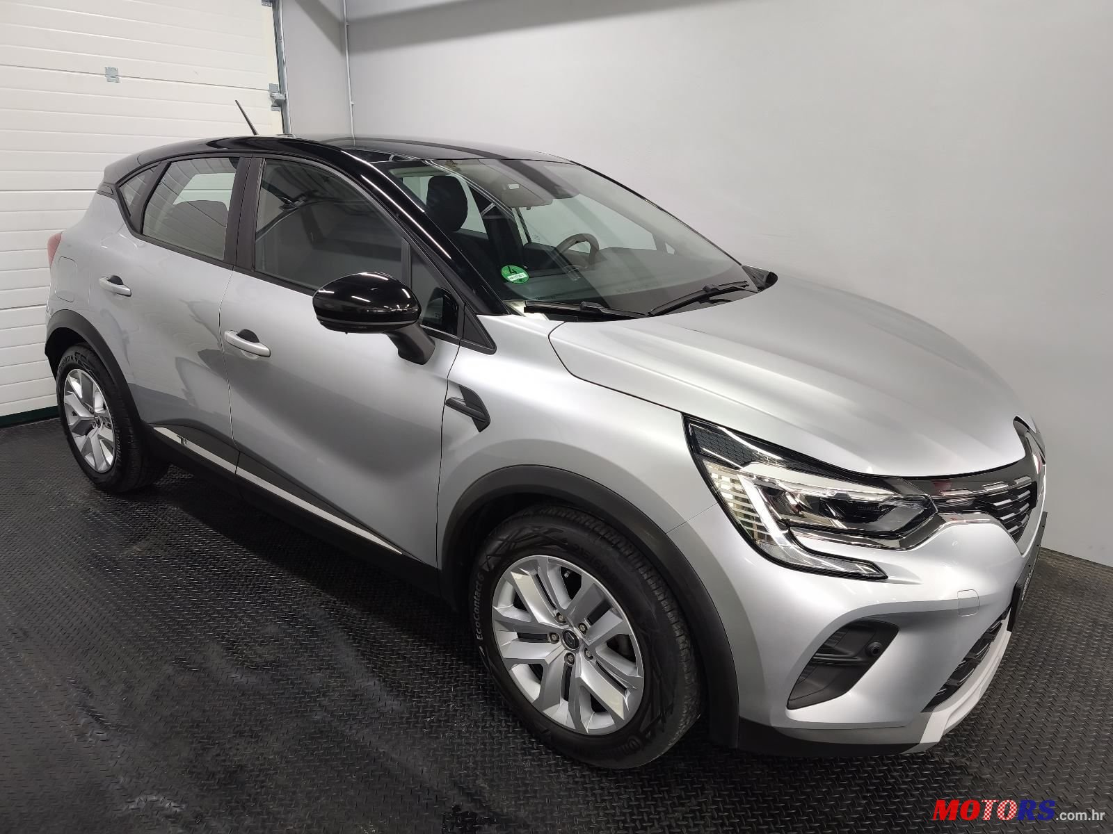 2020' Renault Captur Tce photo #1