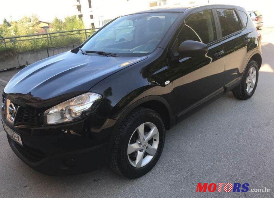 2010' Nissan Qashqai 1,5 Dci photo #2