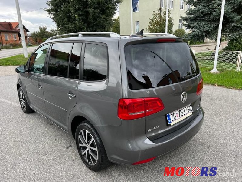 2015' Volkswagen Touran 1,6 Tdi photo #5