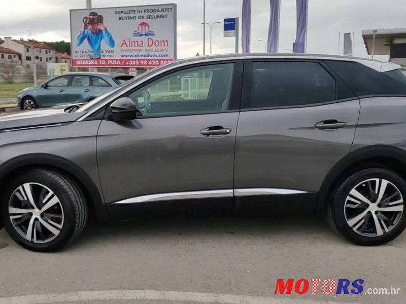 2022' Peugeot 3008 photo #5