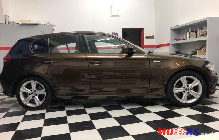 2010' BMW Serija 1 118D Sport photo #1