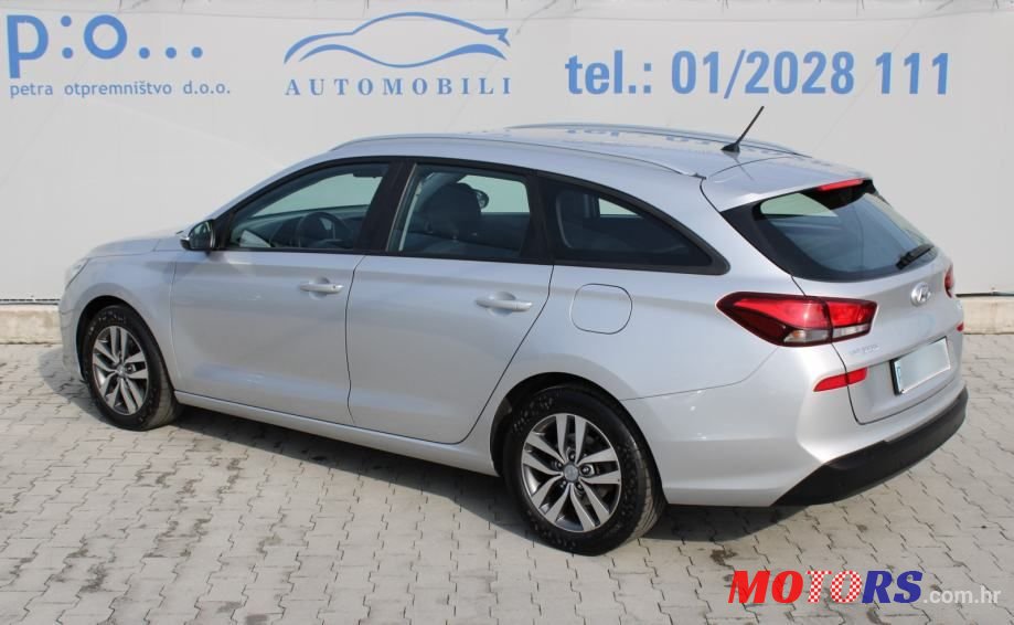 2019' Hyundai i30 1.6Crdi Cw photo #4