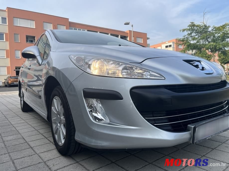 2011' Peugeot 308 1,4 16V Vti photo #2