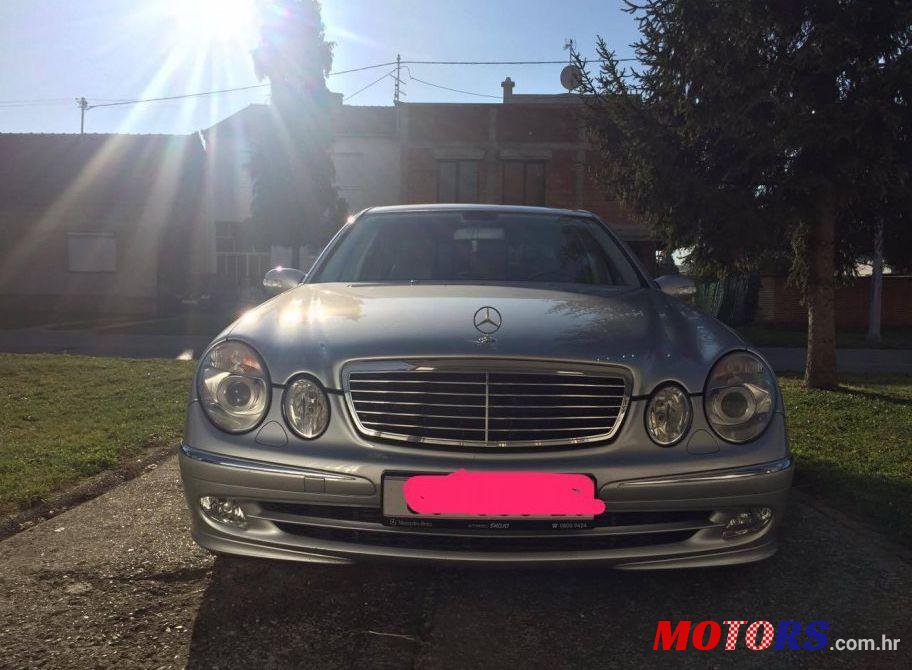 2004' Mercedes-Benz E-Class 270 Cdi photo #1