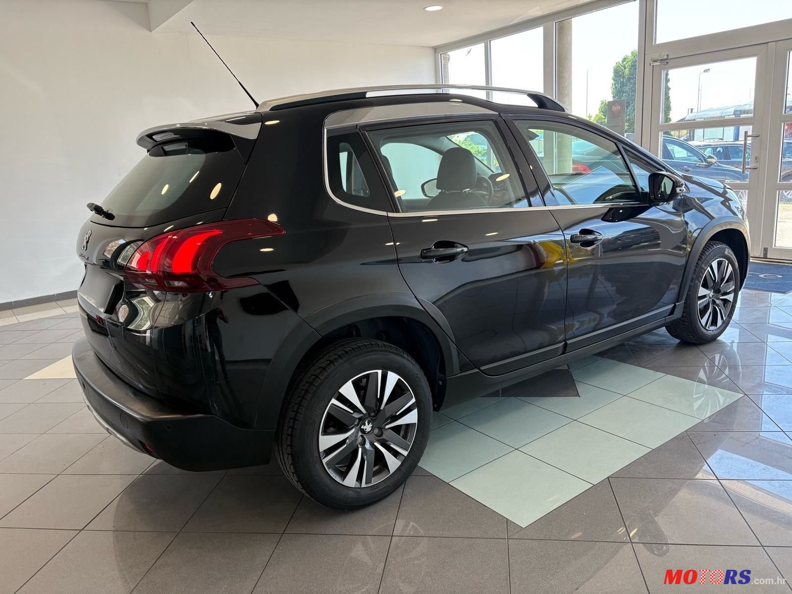 2017' Peugeot 2008 1,6 Bluehdi photo #6