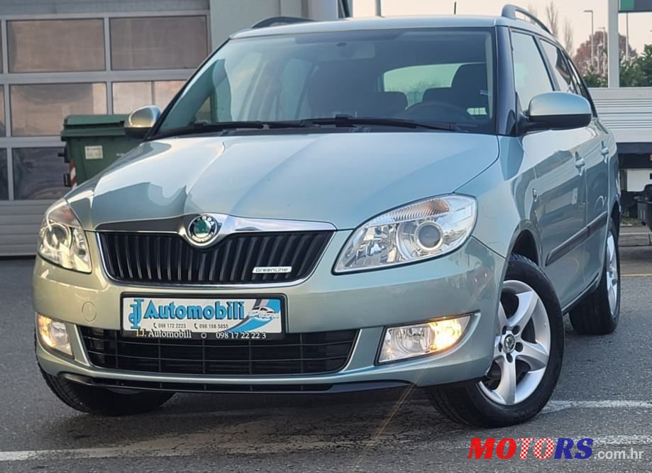 2012' Skoda Fabia Combi photo #1