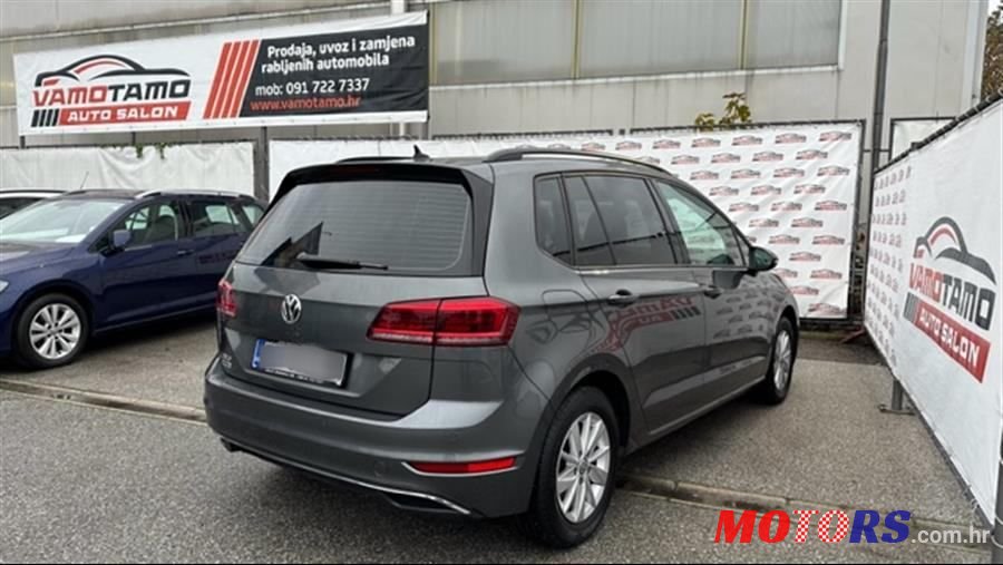 2018' Volkswagen Golf Sportsvan photo #5