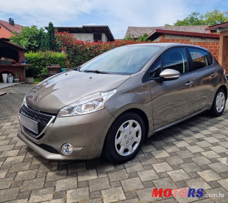 2013' Peugeot 208 1.4 photo #5