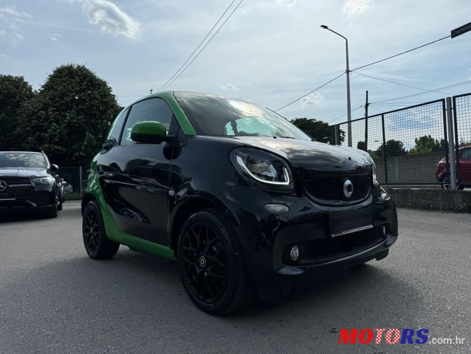2017' Smart Fortwo photo #2