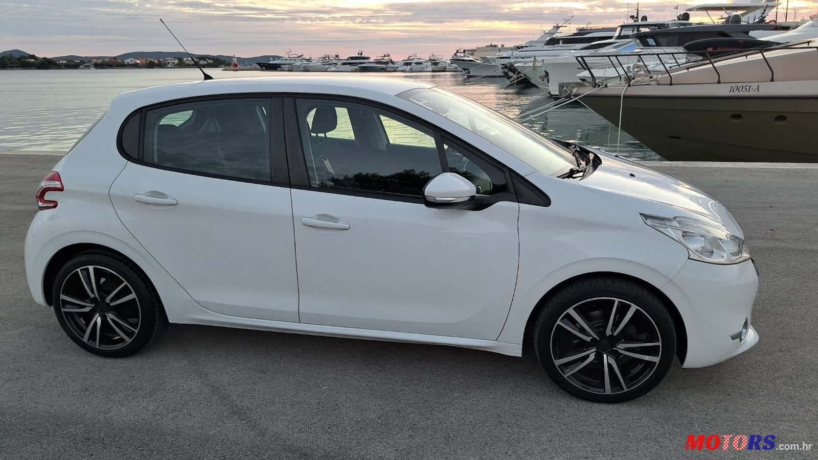 2013' Peugeot 208 1,4 Hdi photo #2