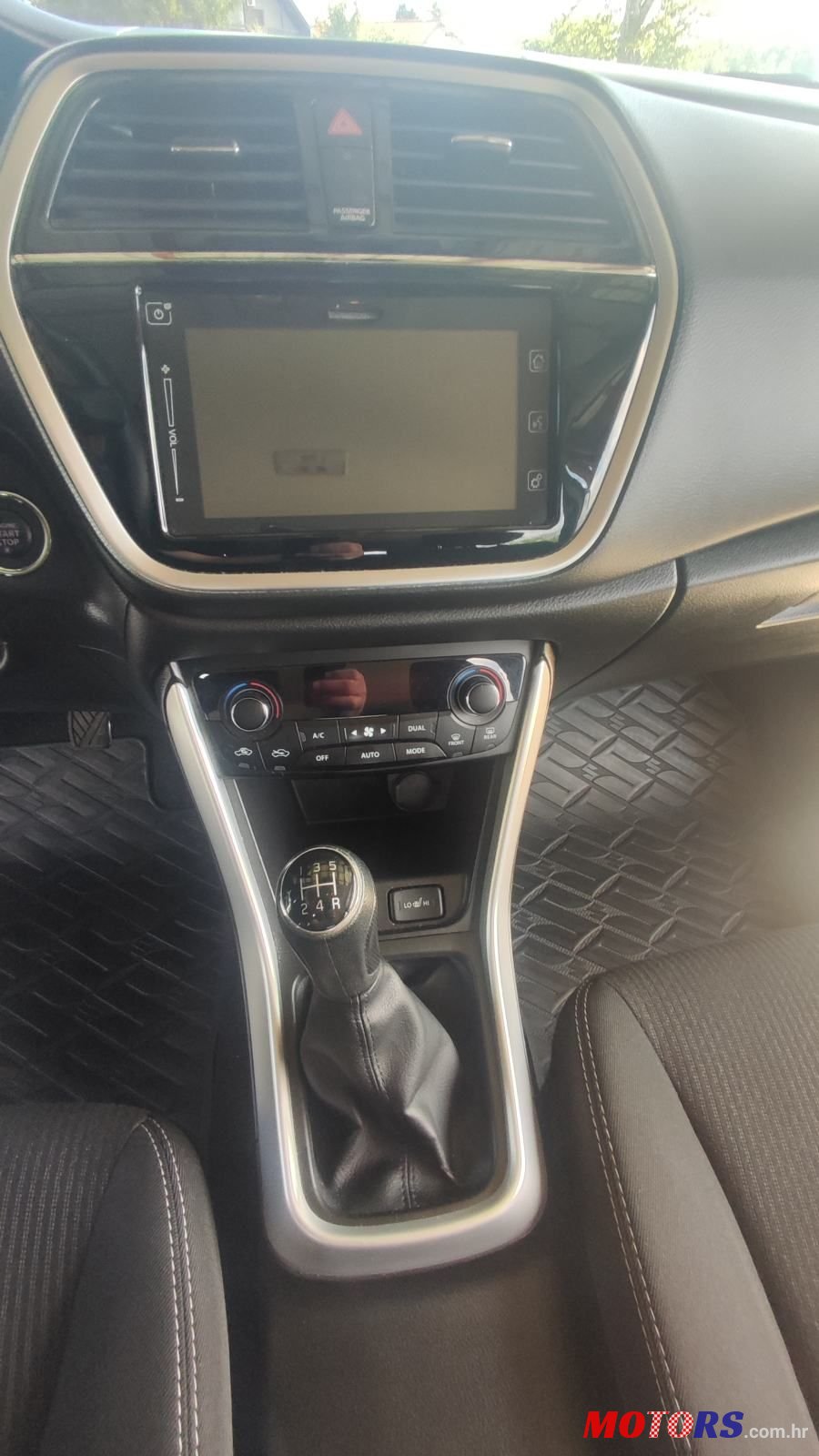 2019' Suzuki SX4 S-Cross 1,0 photo #6