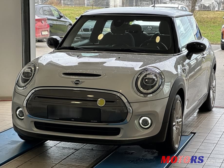 2020' MINI Cooper Se photo #3