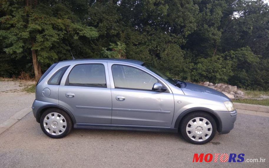 2004' Opel Corsa 1,2 16V photo #1