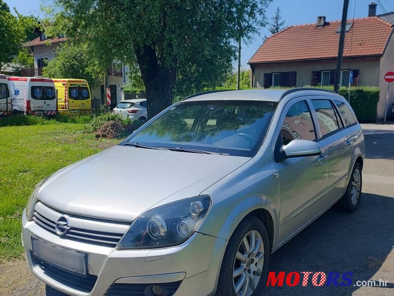 2005' Opel Astra Karavan photo #1