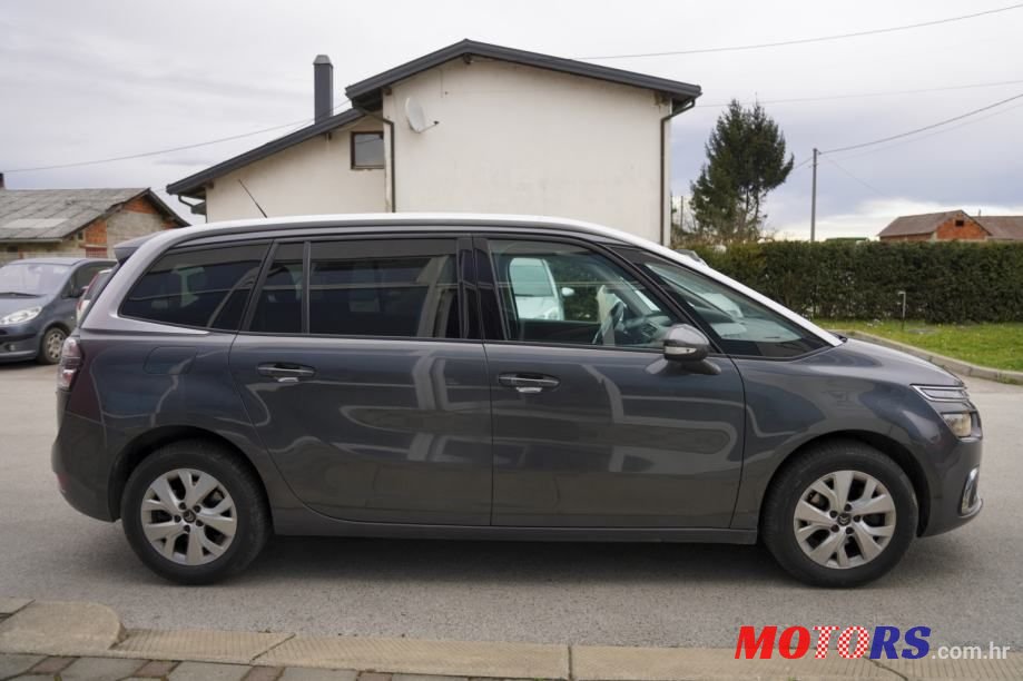 2016' Citroen C4 Grand Picasso photo #5