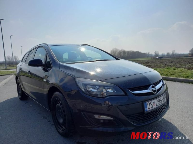 2014' Opel Astra Karavan photo #5