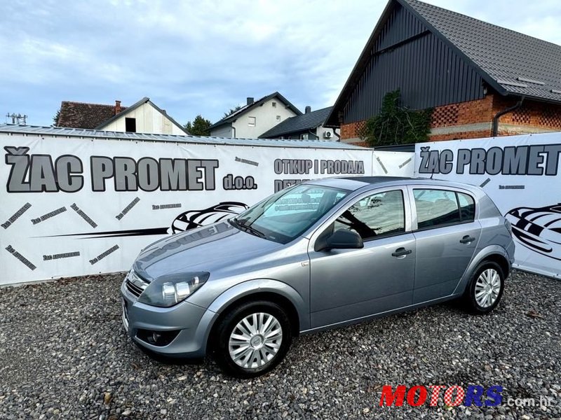 2010' Opel Astra 1,4 photo #1