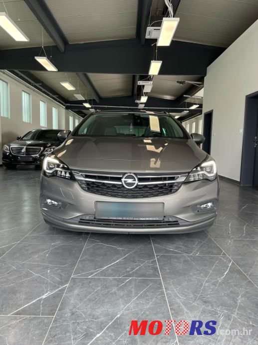 2017' Opel Astra Karavan photo #2