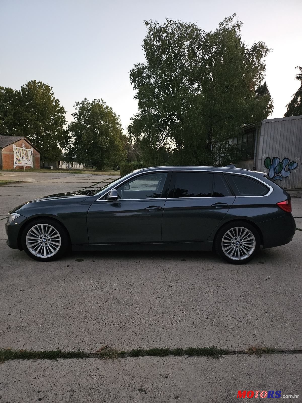 2013' BMW Serija 3 318D photo #4