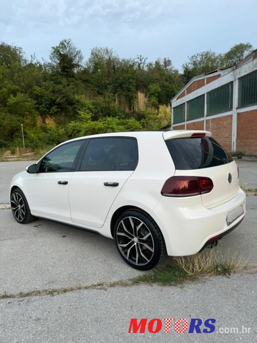 2010' Volkswagen Golf VI 1,6 Tdi photo #1