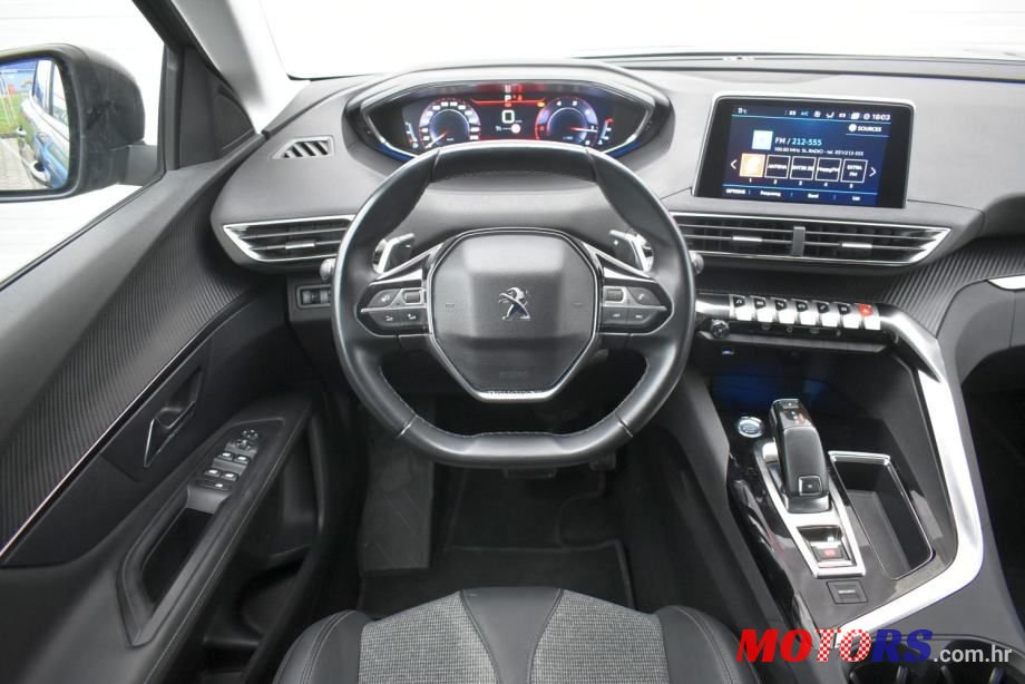 2020' Peugeot 3008 photo #4