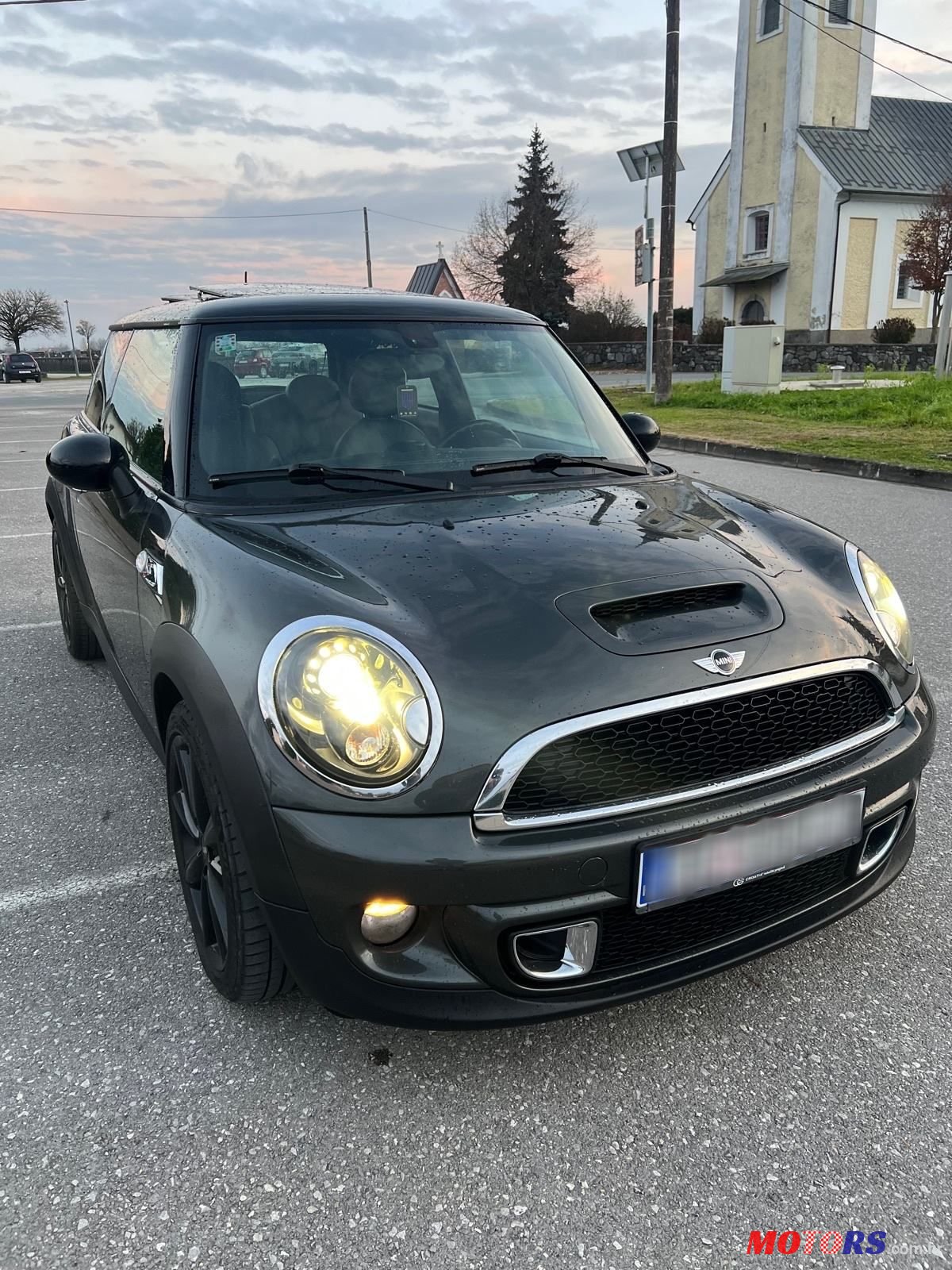 2011' MINI Cooper Cooper photo #3