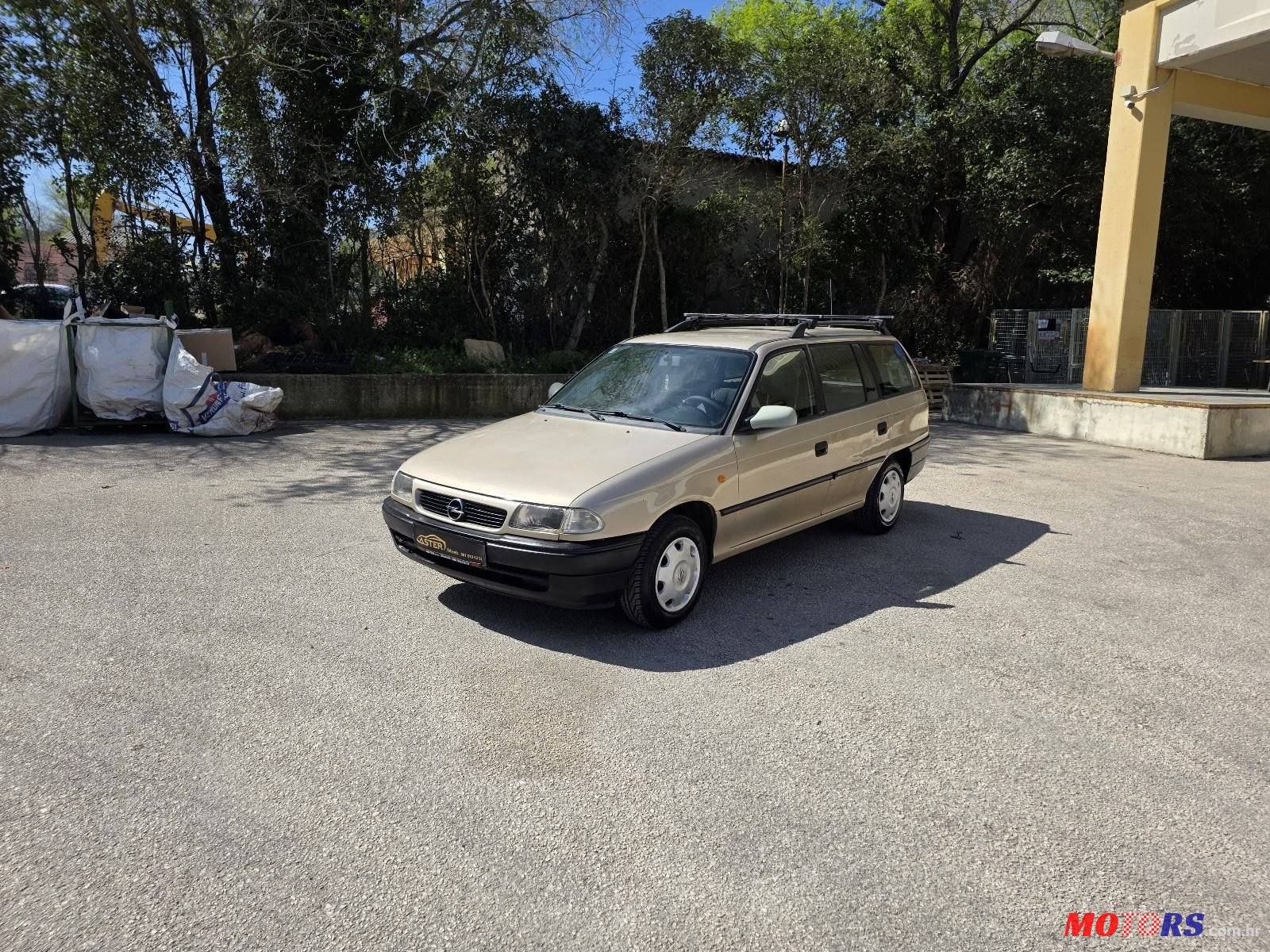 2001' Opel Astra Karavan photo #1