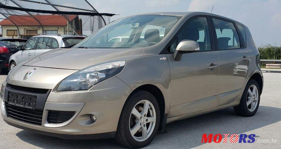 2011' Renault Scenic 1,5 Dci photo #1