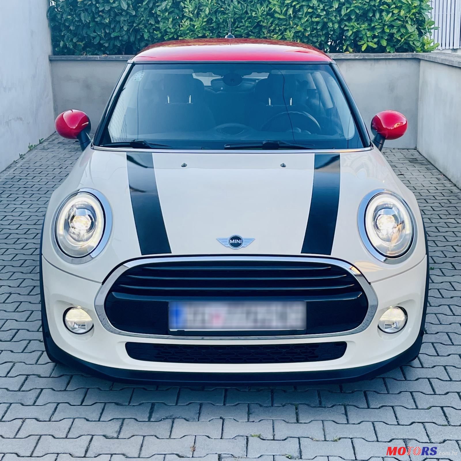 2018' MINI Cooper D photo #2