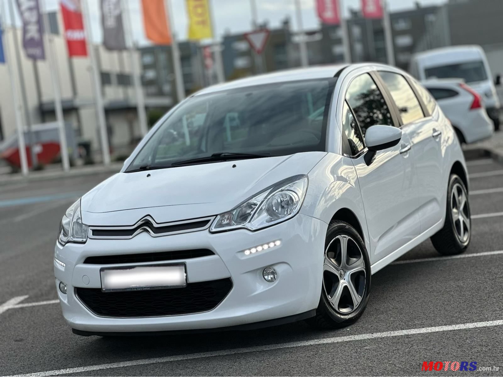 2016' Citroen C3 1.2 Puretech photo #2