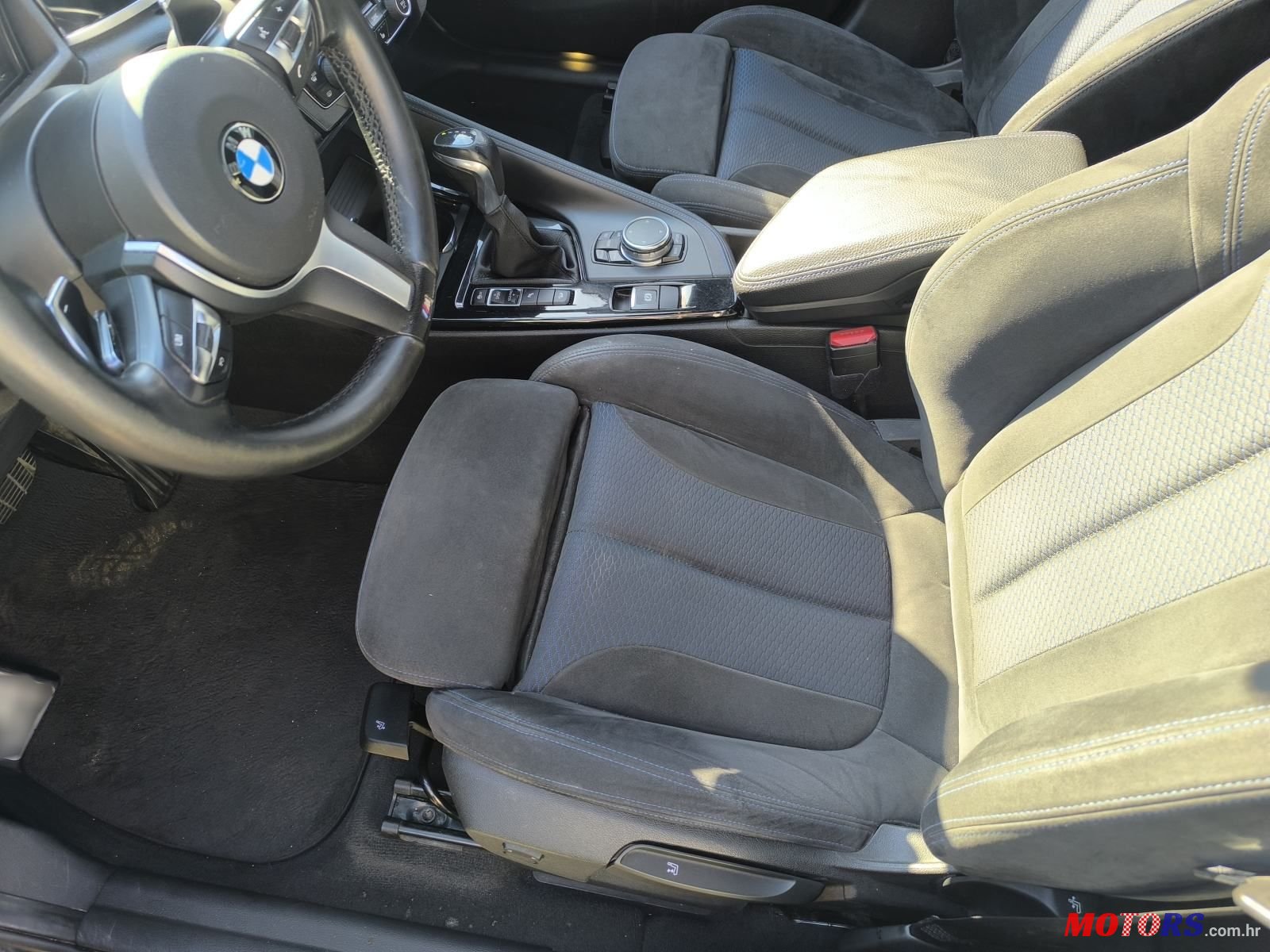 2016' BMW X1 20D photo #3
