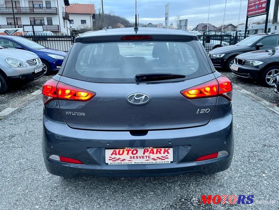 2015' Hyundai i20 photo #3