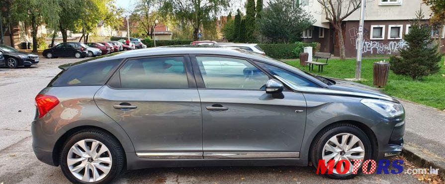 2013' Citroen DS5 Hybrid4 2,0 Hdi Sport photo #1