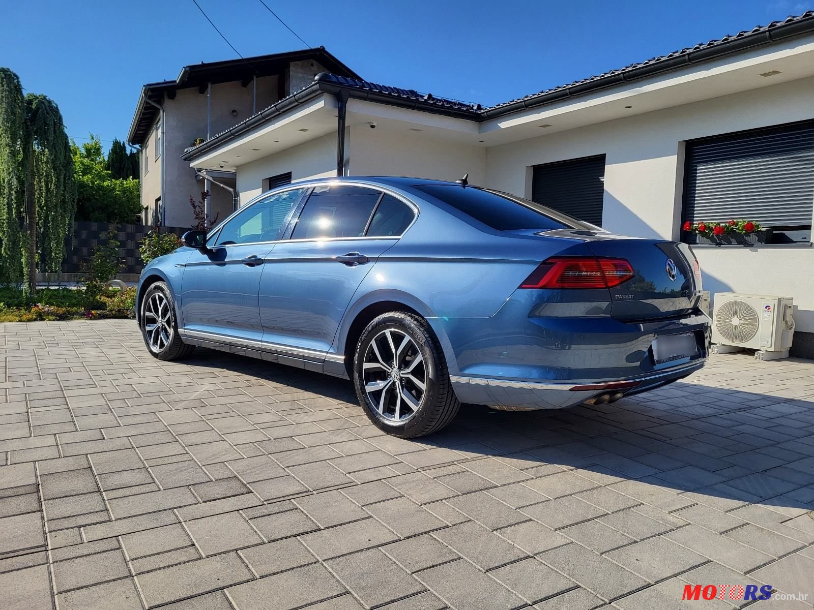 2016' Volkswagen Passat photo #5