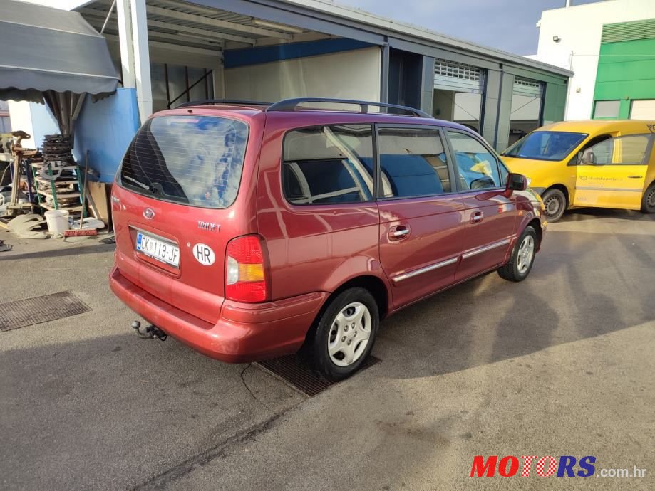 2003' Hyundai Trajet photo #1