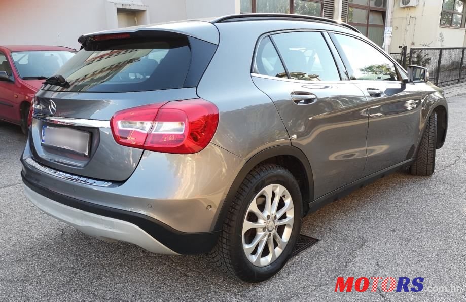 2016' Mercedes-Benz GLA 200 D photo #5