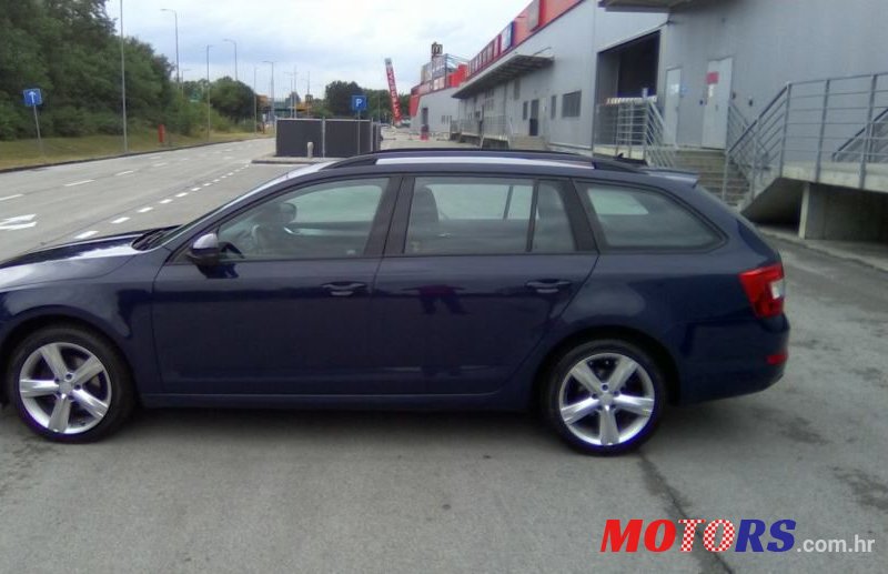 2013' Skoda Octavia Combi photo #4