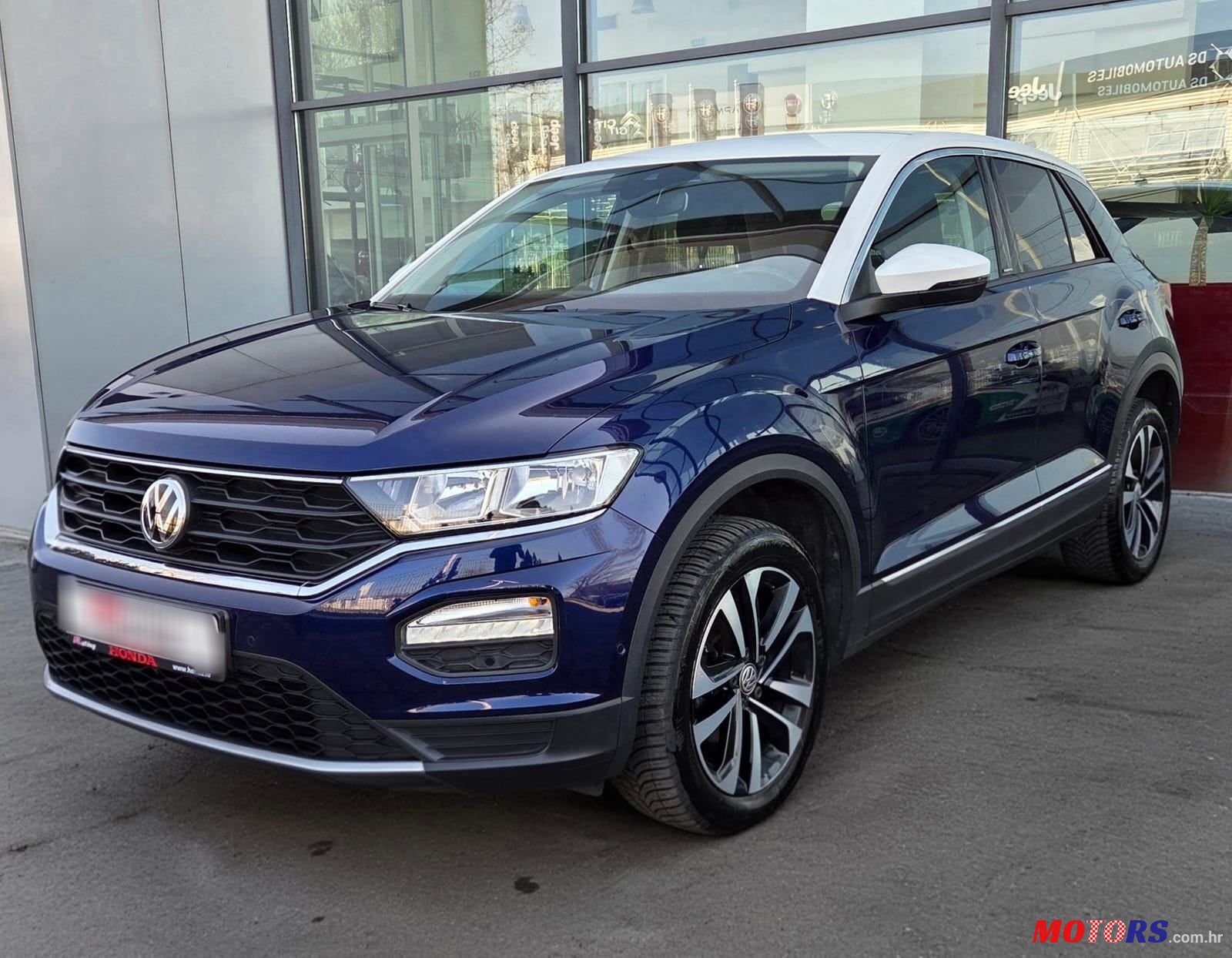 2019' Volkswagen T-Roc 1,6 Tdi photo #1