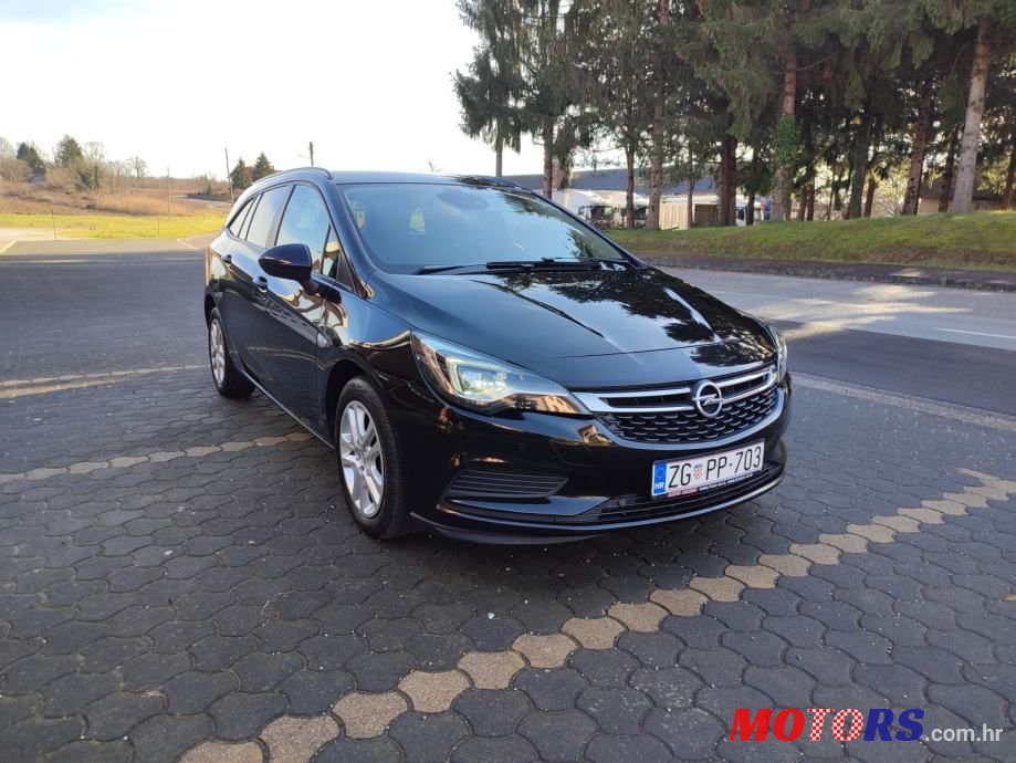 2018' Opel Astra Karavan photo #1