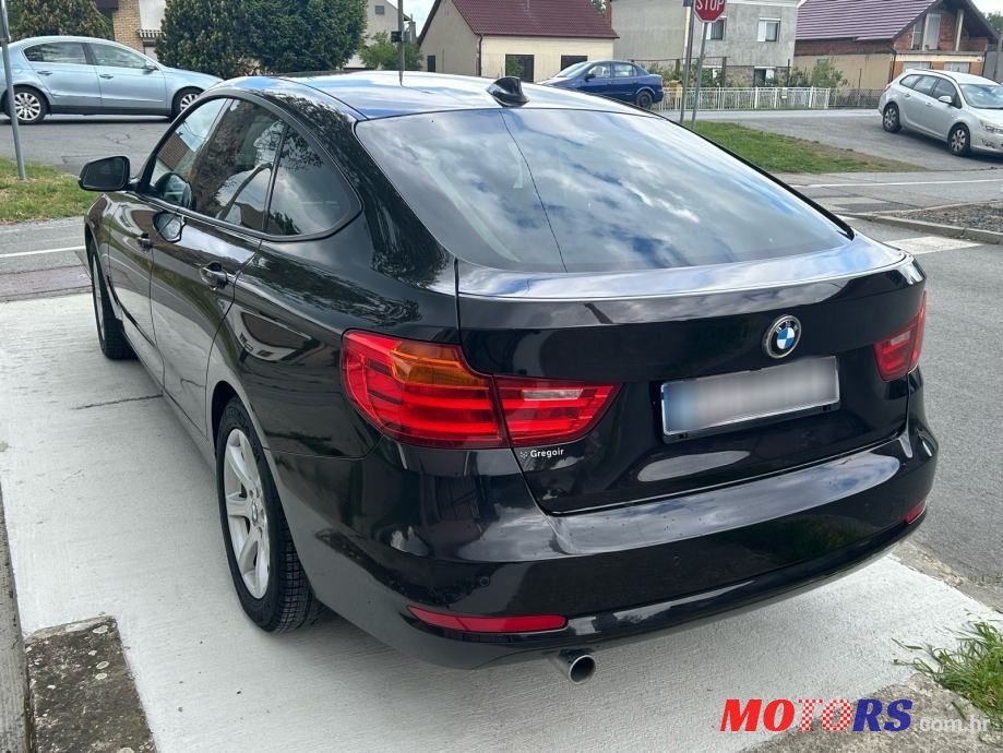 2015' BMW Serija 3 318D photo #4